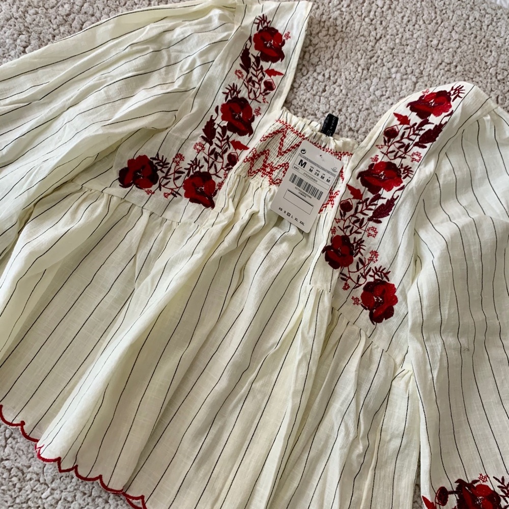 Vici Embroidered Top NWT